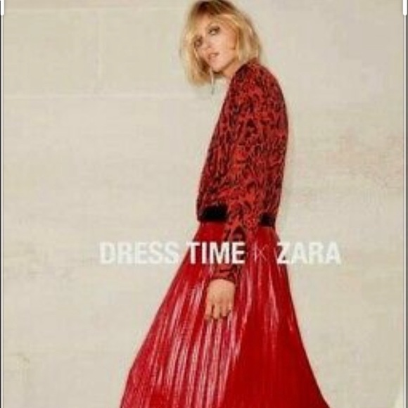 Zara red faux leather waxed-effect red skirt - Picture 3 of 4